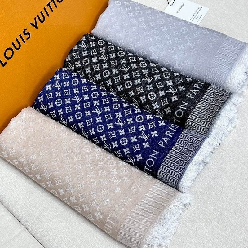 LV scarf